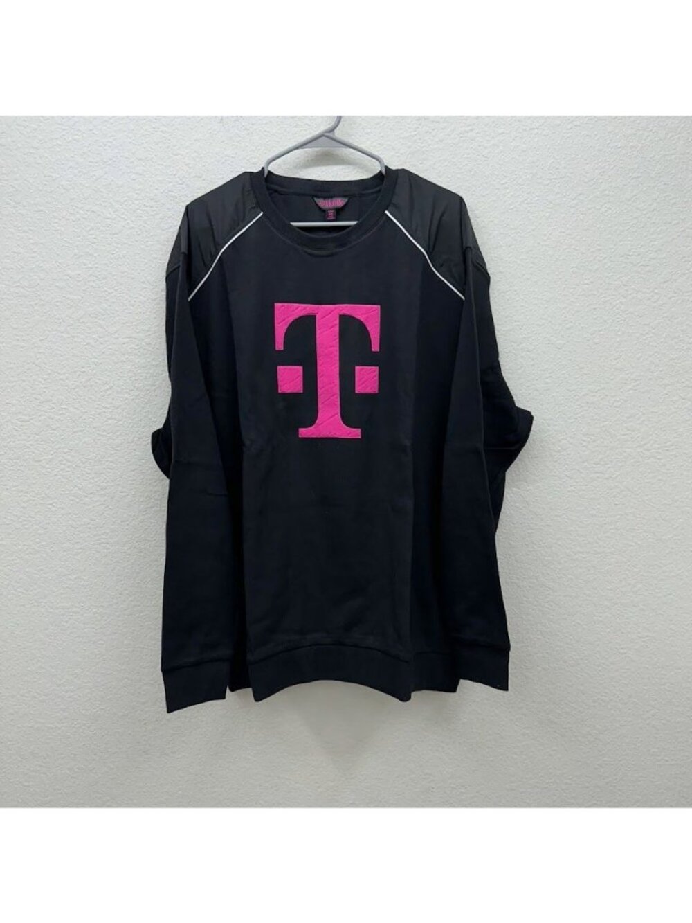 T Mobile Black Employee Long Sleeve CrewNeck Pull Over SweatShirt Mens 2XL NEW